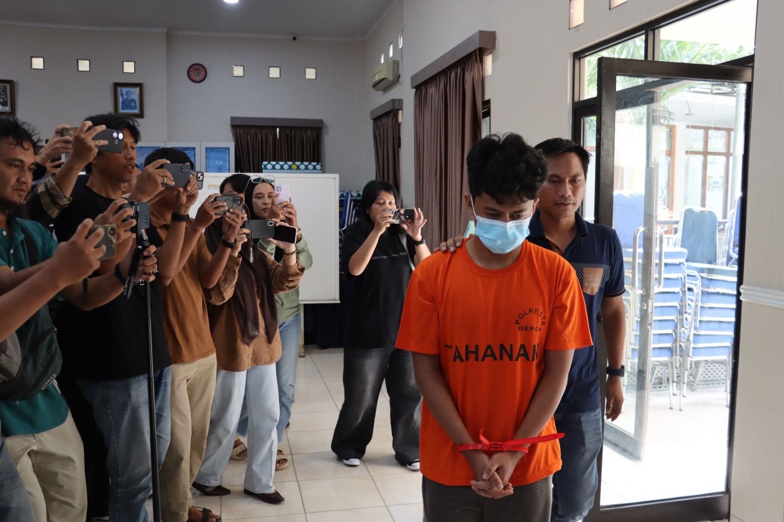 Kasus Teror Bom 10 Sekolah di Depok, Seorang Mahasiswa Jadi Tersangka!