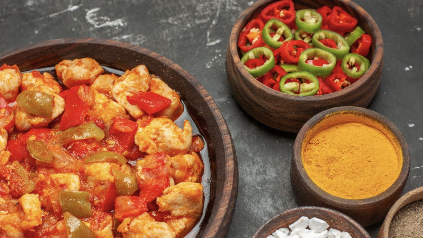 Pentingnya Makanan Pedas dalam Budaya dan Kesehatan di Indonesia