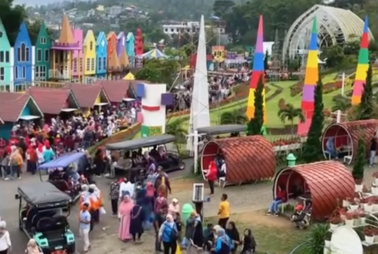 Libur Panjang, Flora Santerra Pujon Dipadati Wisatawan