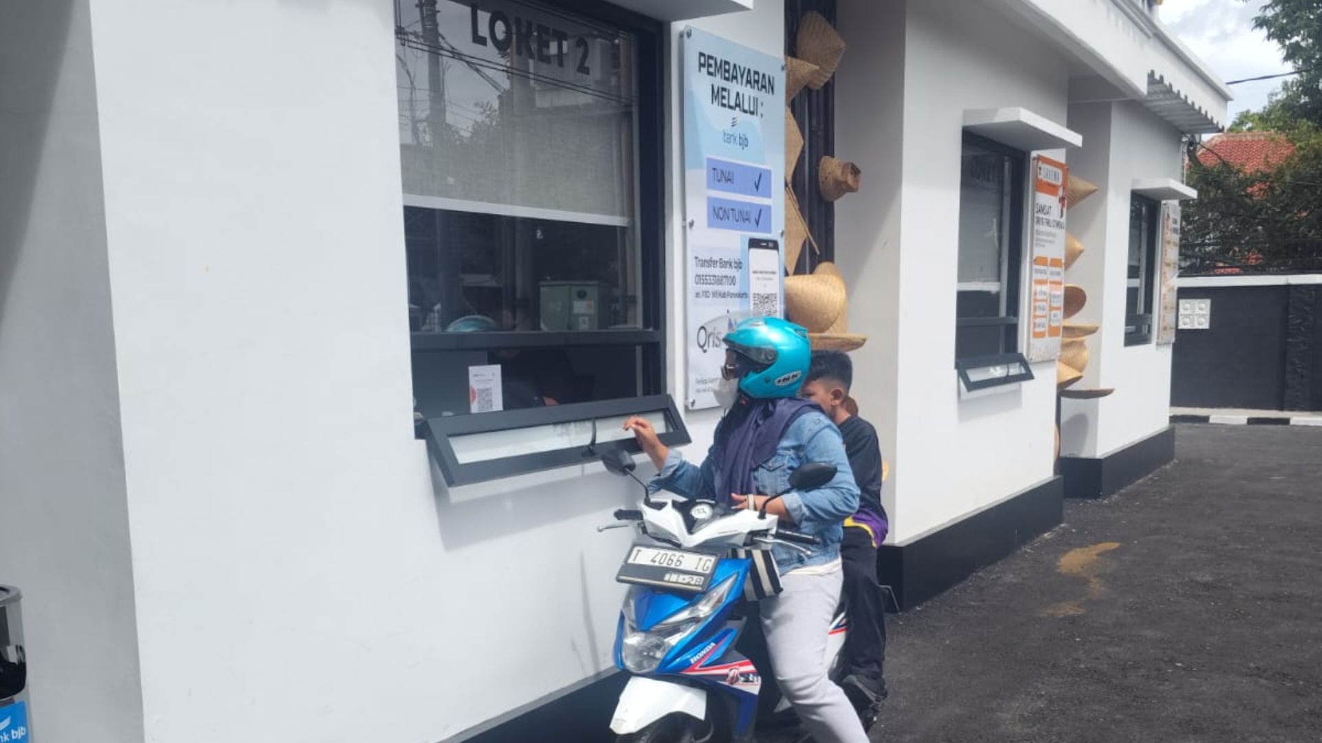 Satlantas Polres Purwakarta Permudah Pelayanan STNK Lewat SAMSAT Drive Thru