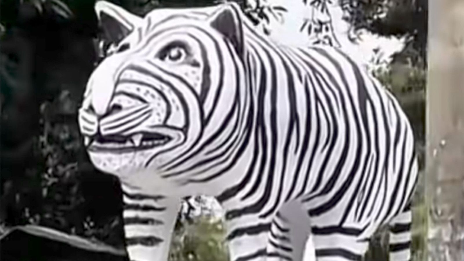 Viralnya Patung Macan Putih di Kediri: Dari Kontroversi Hingga Daya Tarik Wisata