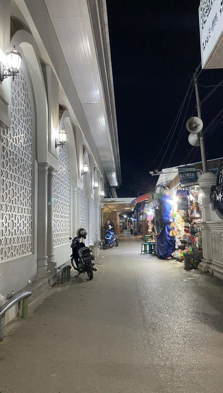 Lokasi Parkir Mobil Jemaah Haul Sekumpul ke-21 yang Masih Kosong Malam Ini