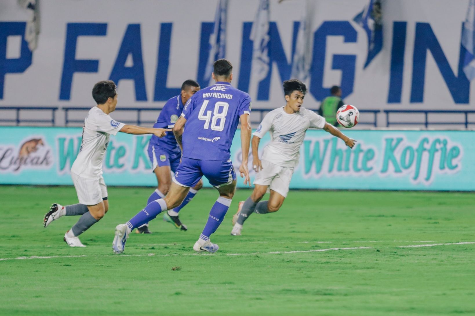 PSM Takluk 1-0 di Markas Persib, Maung Bandung Rebut Puncak Klasemen Super League