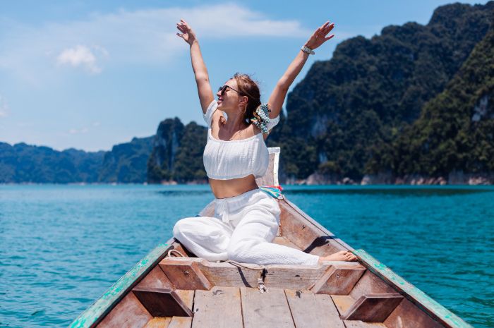 111 Caption tentang Berlayar Naik Kapal Laut, Bahasa Inggris!