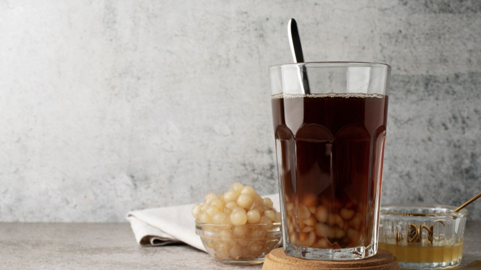 Panduan Membuat Es Kopi Gula Aren Jelly: Minuman Segar Khas Kafe