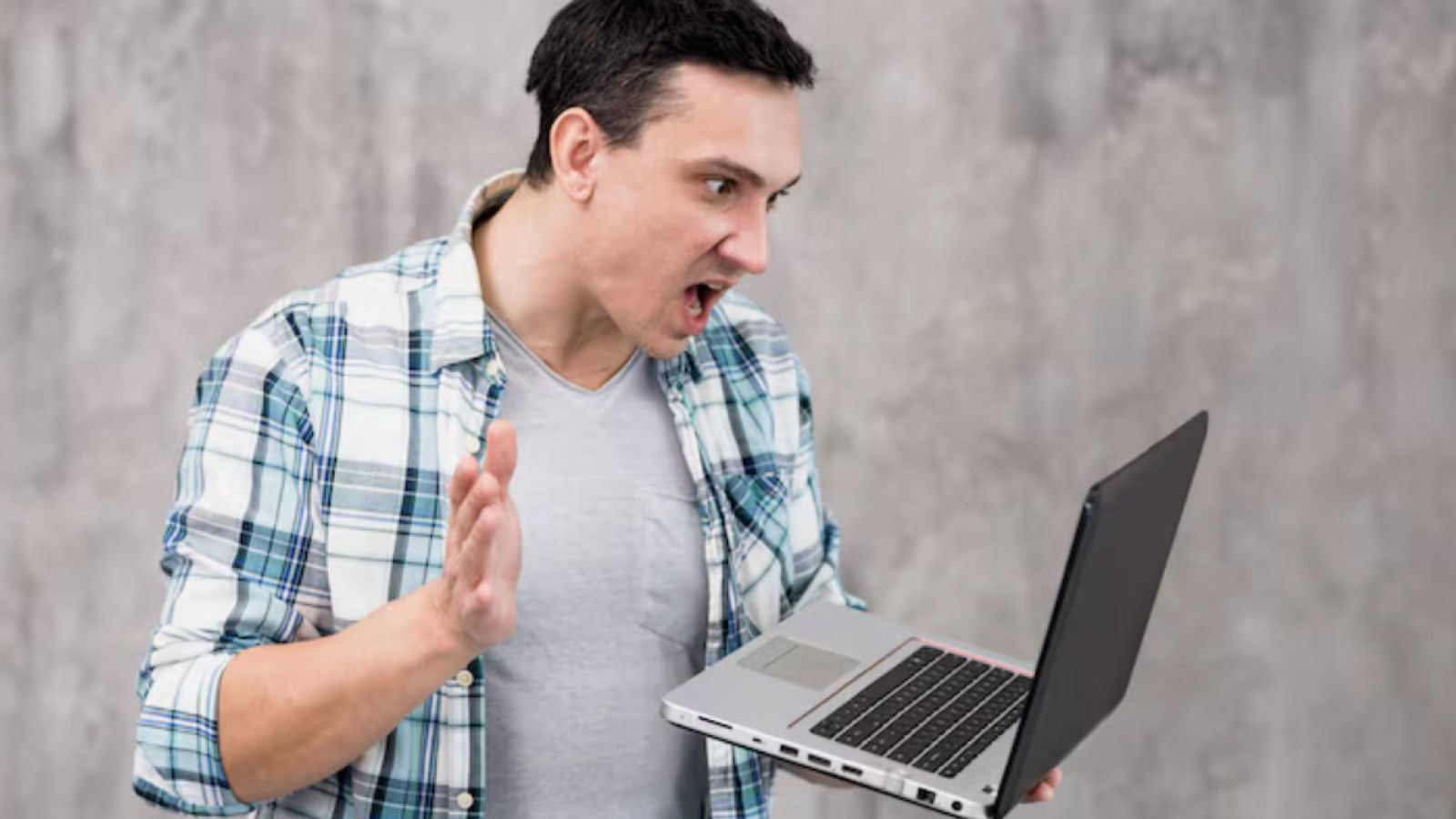 Faktor Penyebab Laptop Menjadi Lemot Setelah Penggunaan Lama