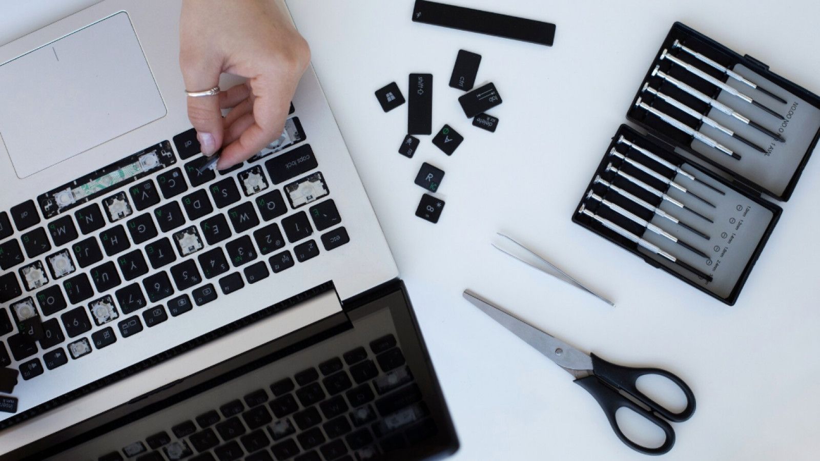 Faktor Penyebab Kerusakan pada Keyboard Laptop dan Solusinya