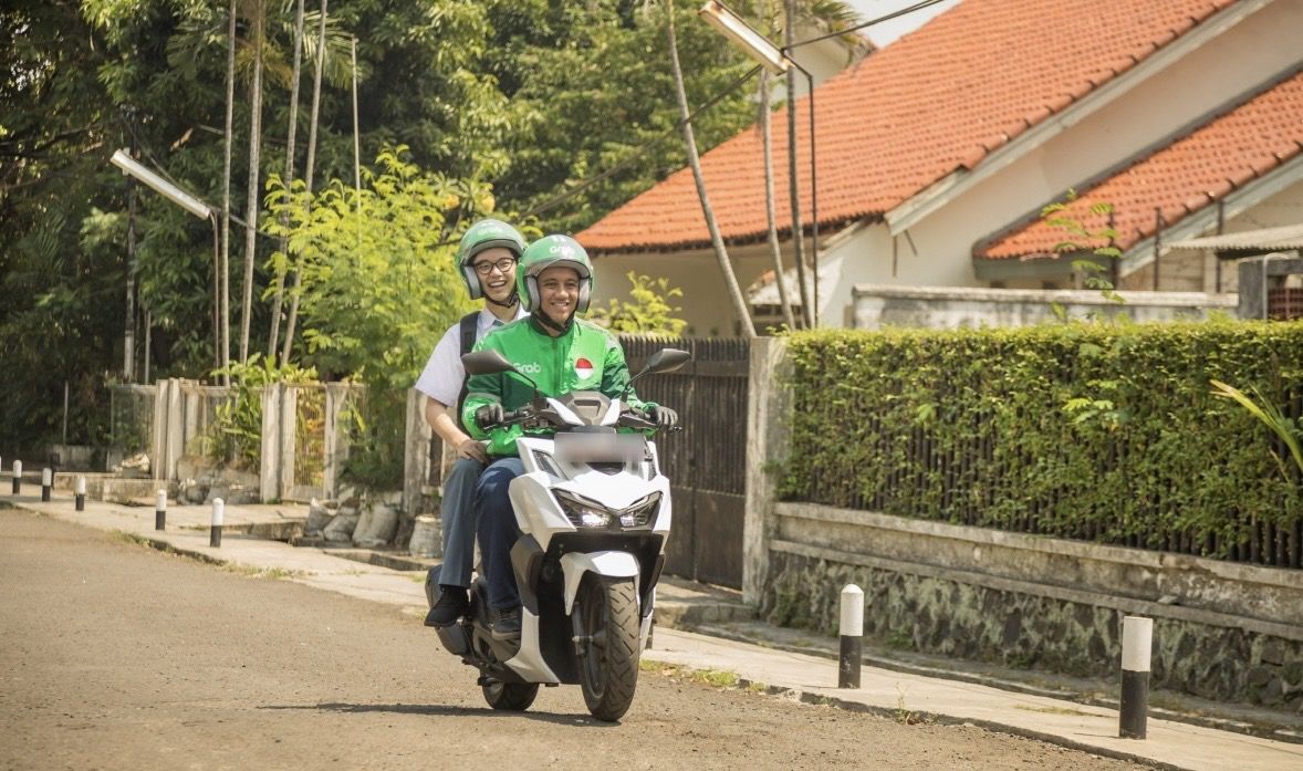 Ibu Bisa Lebih Tenang dan Santai, Begini Cara Aman Pesan Ojol Buat Anak Sekolah