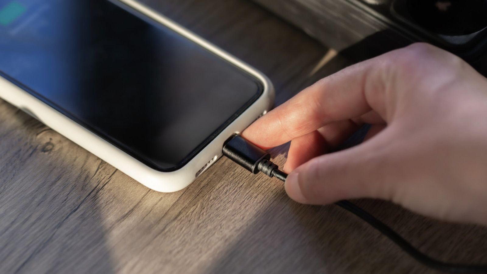 Kesalahan Sehari-hari yang Memperpendek Umur Baterai Smartphone