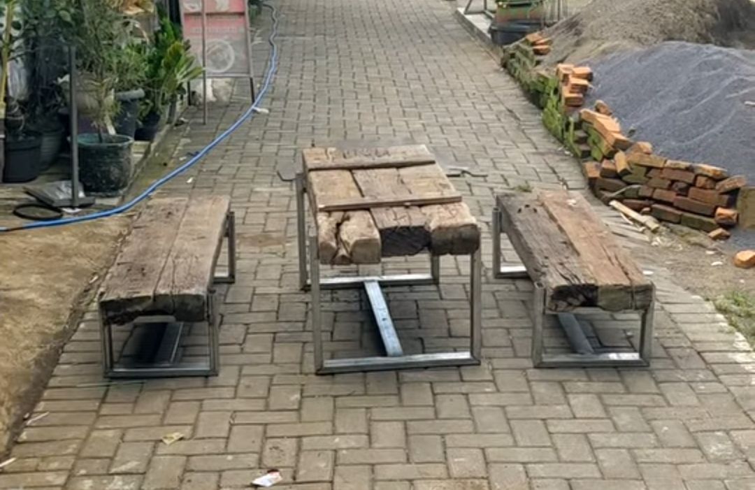 Dari Bangkai Kapal Jadi Furnitur Bernilai Tinggi