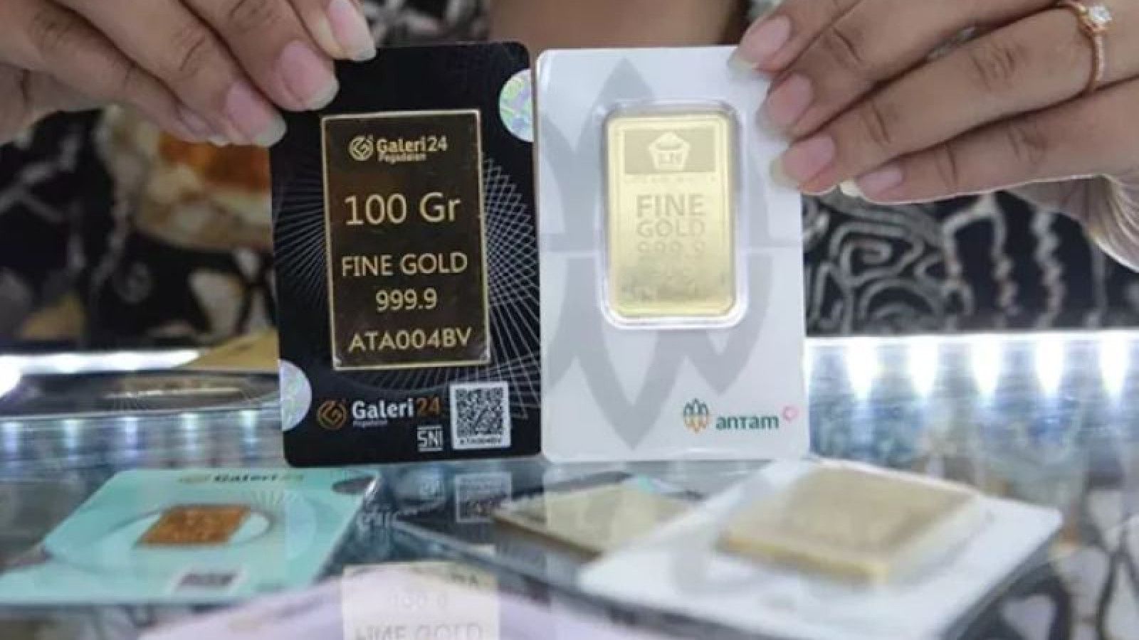 Penurunan Harga Emas Batangan Antam pada Akhir Desember 2025