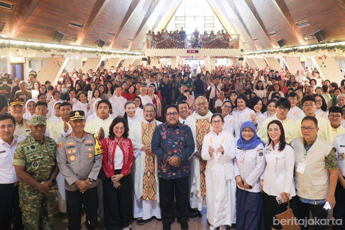 Wagub Rano Karno Tinjau Misa Malam Natal Empat Gereja di Jakarta Selatan