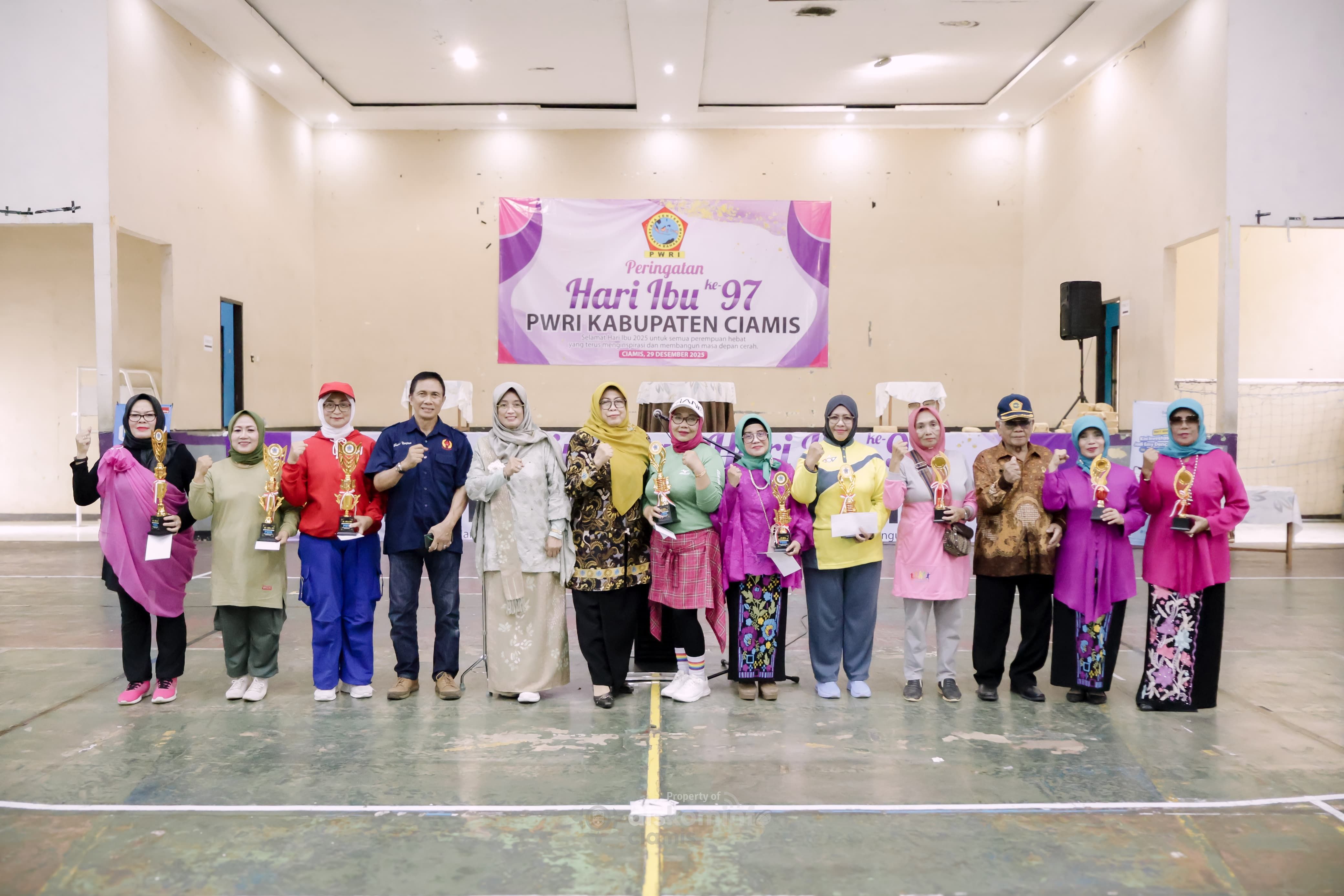 Peringatan Hari Ibu ke-97 PWRI Ciamis Berlangsung Khidmat dan Penuh Kebersamaan