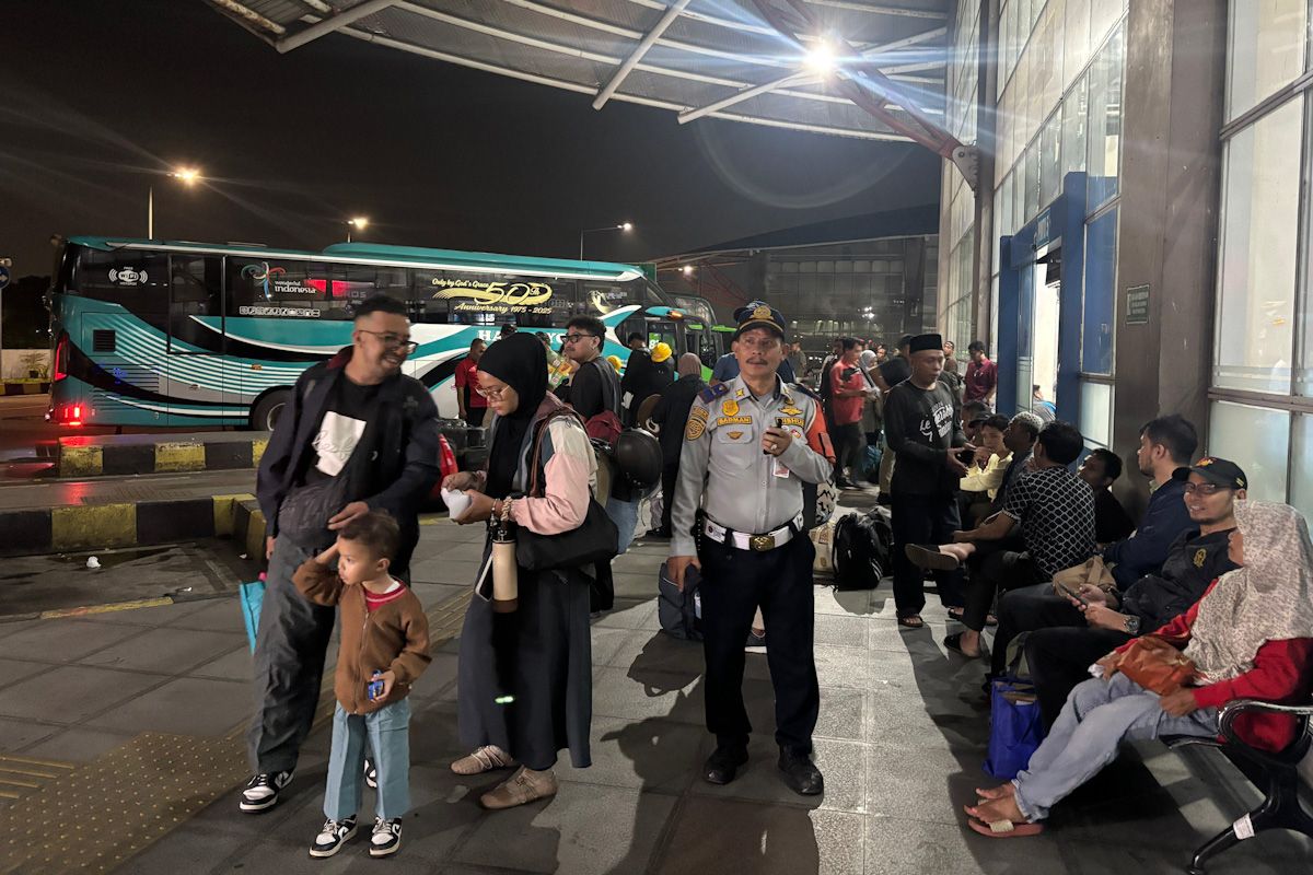 15.620 Pemudik Berangkat dari Terminal Terpadu Pulo Gebang Jelang Natal