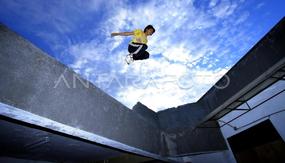 Parkour, Olahraga Urban yang Menguji Nyali, Fokus, dan Logika Gerak