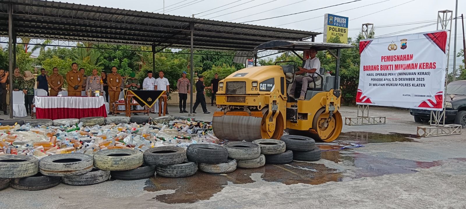 Ribuan Botol Dimusnahkan, Polres Klaten Pastikan Malam Tahun Baru Zero Miras
