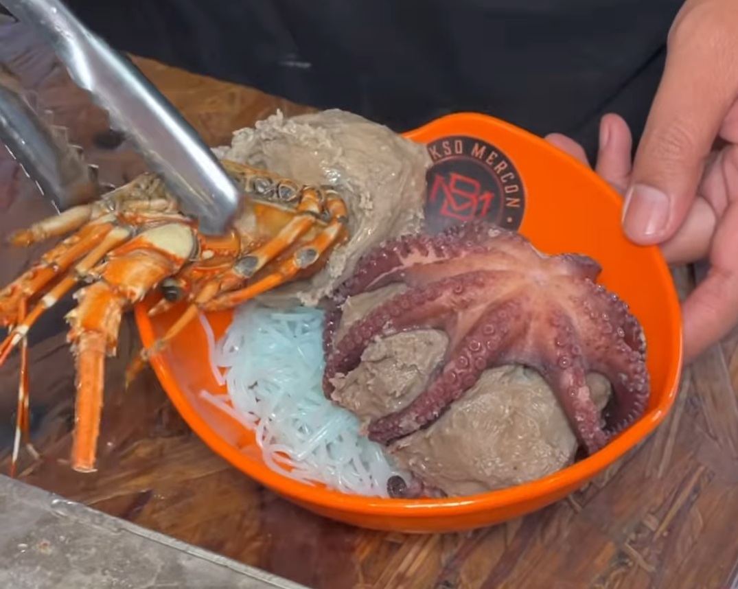 Bakso Mercon Malang Bikin Penasaran. Bakso Gurita dan Lobster Jadi Incaran