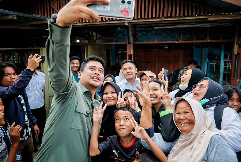 Momen Ngopi Bobby Nasution Warnai Proses Pemulihan Pascabencana di Tapsel