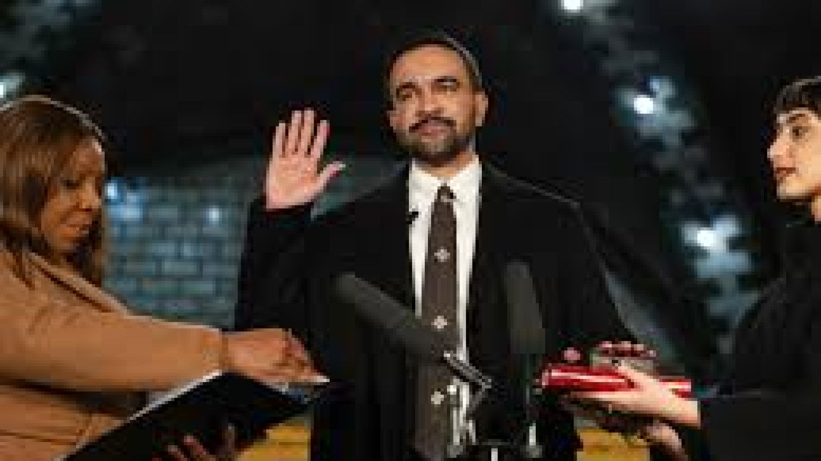 Zohran Mamdani Resmi Dilantik Sebagai Wali Kota Muslim Pertama New York