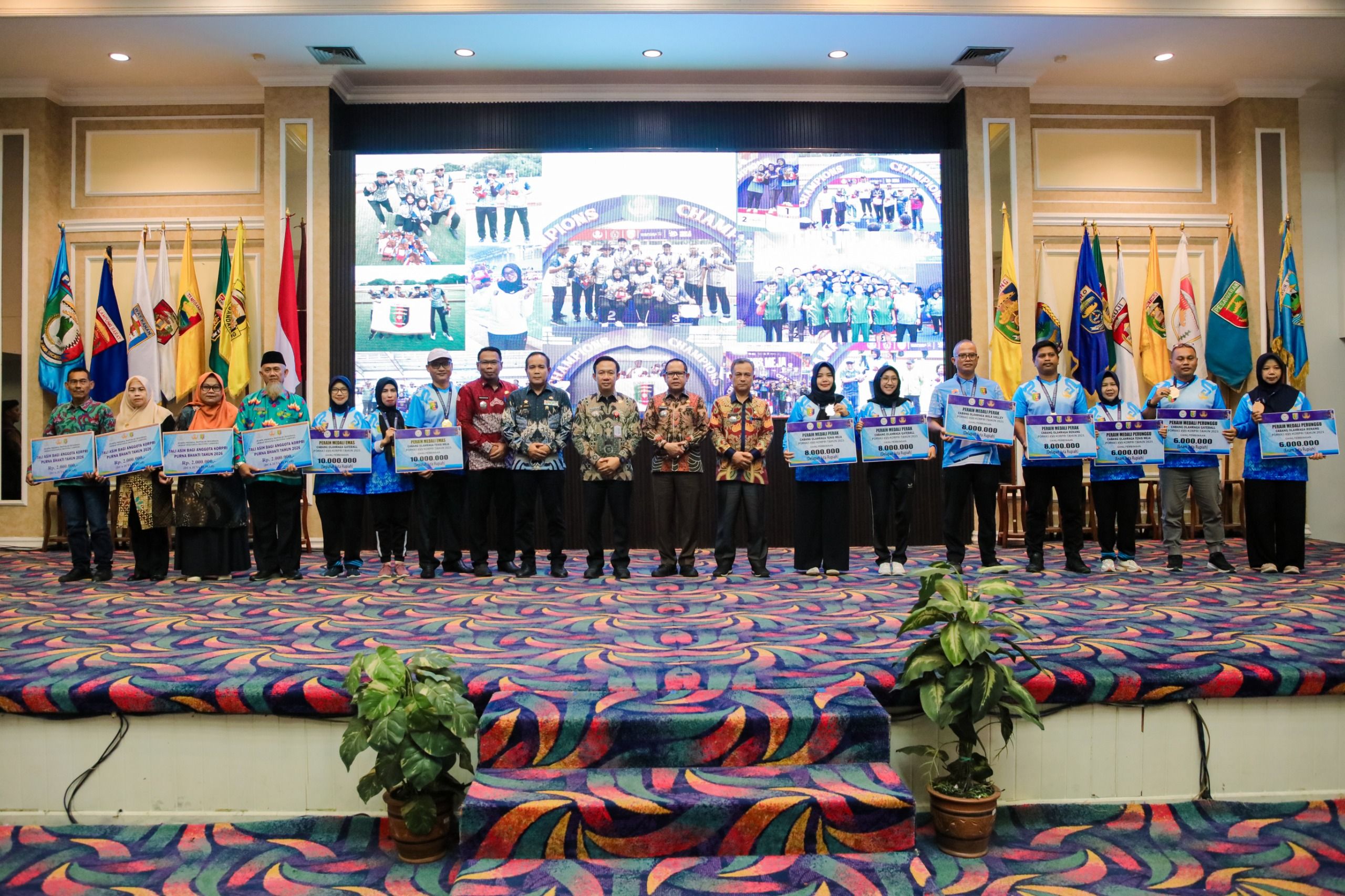 Pemprov Lampung Serahkan Tali Asih, Santunan, dan Penghargaan kepada Anggota Korpri