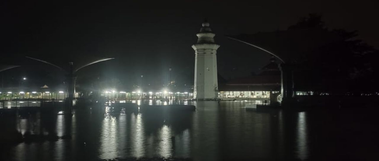 Kawasan Masjid Banten Lama Banjir Akibat Hujan Deras