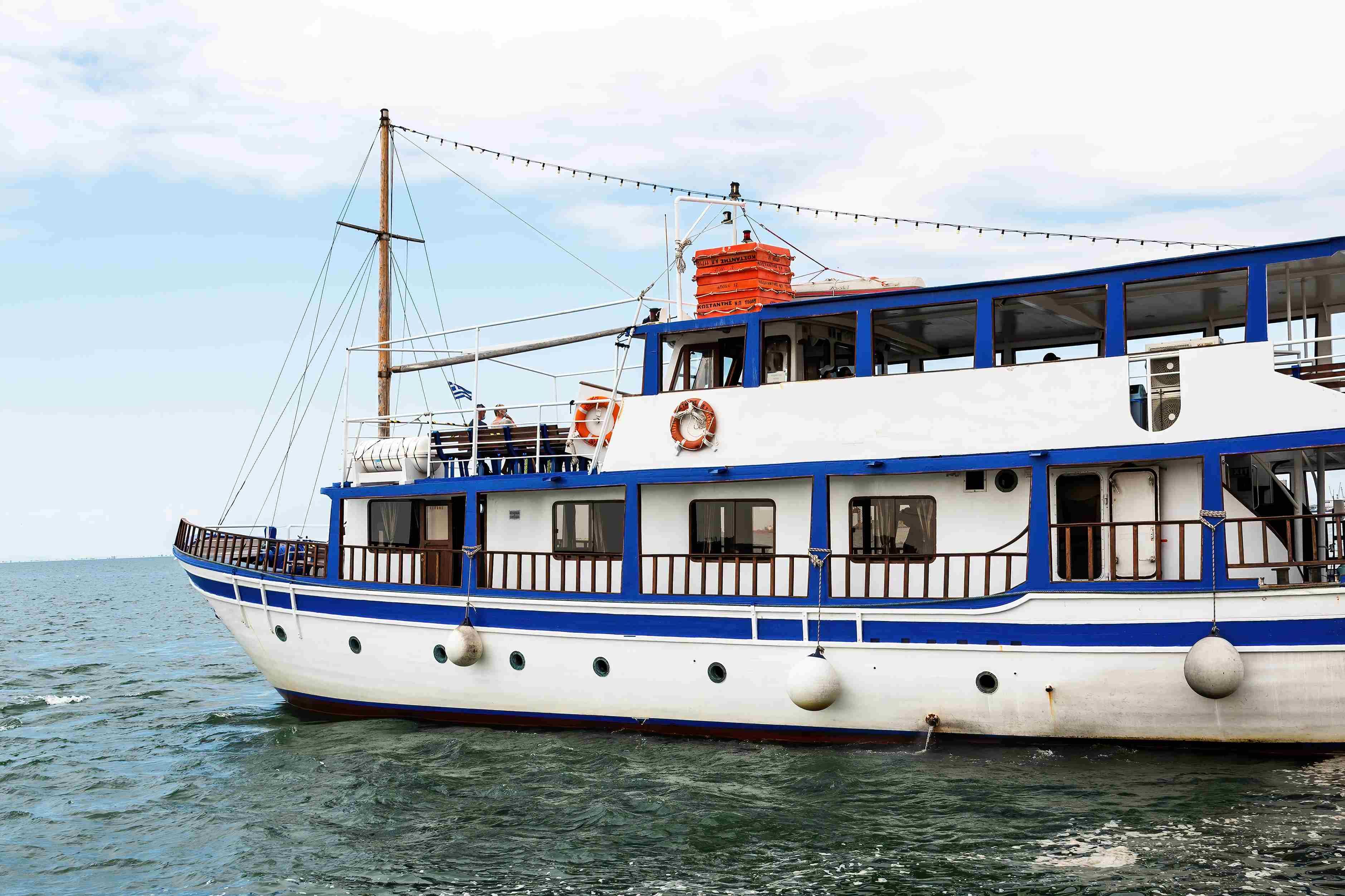 KMP Oputa Yi Koo Masuk Docking, Rute Kasipute–Tondasi Dihentikan Sementara