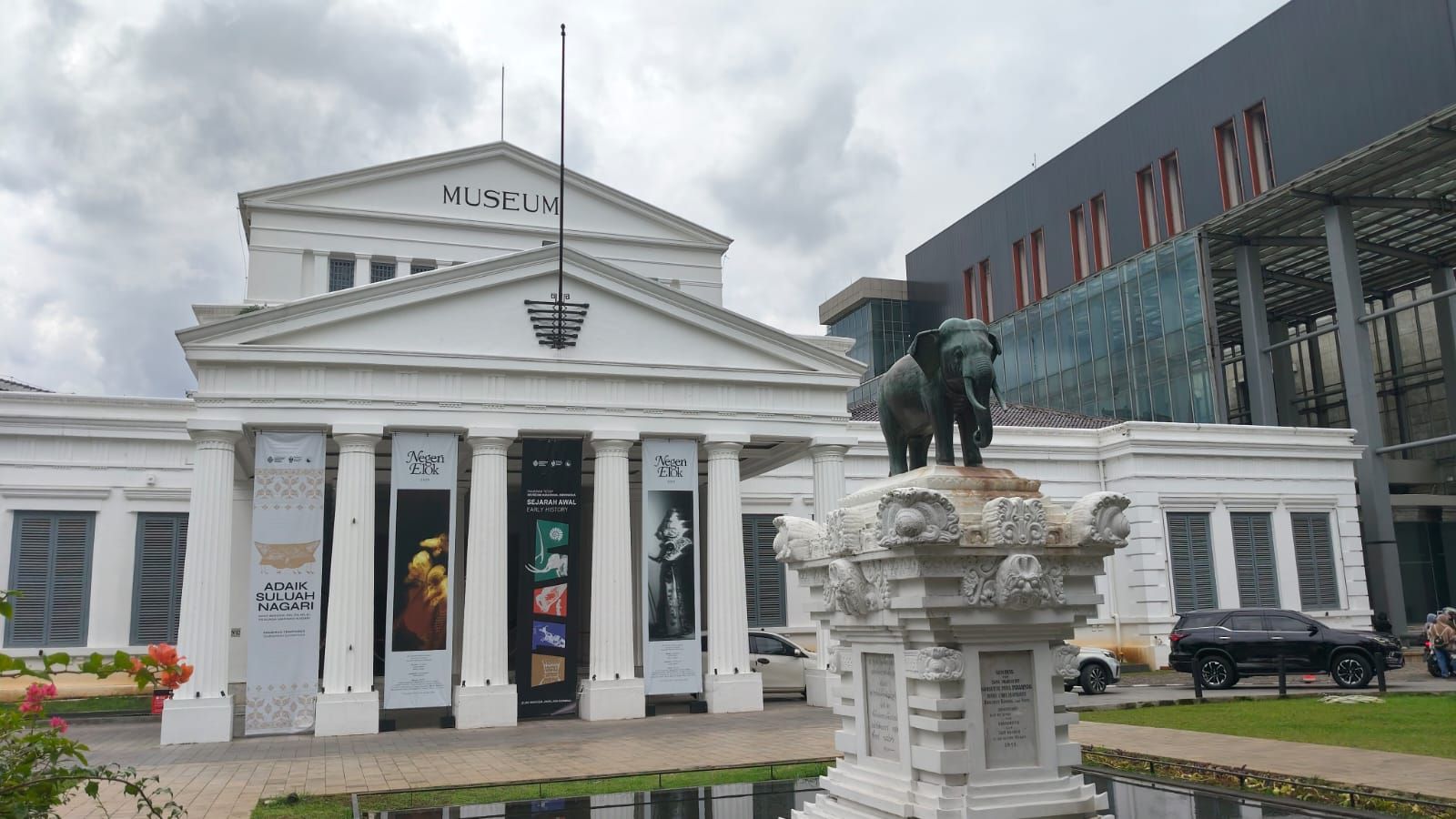 Alasan Mengapa Ada Patung Gajah di Depan Museum Nasional: Benarkah Ada Dua Gajah?