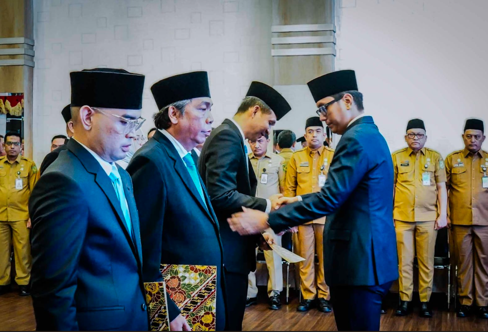 Rico Waas Minta Direksi PUD Fokus Pengabdian dan Perbaikan Kinerja