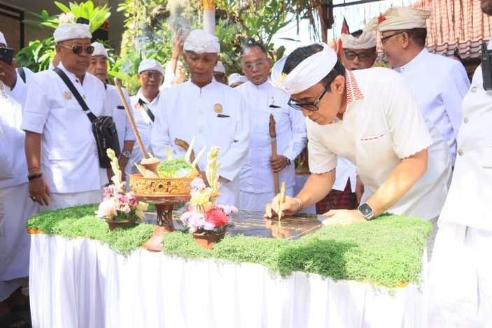Ngenteg Linggih di Puri Pemecutan, Wali Kota Denpasar Turut Hadir
