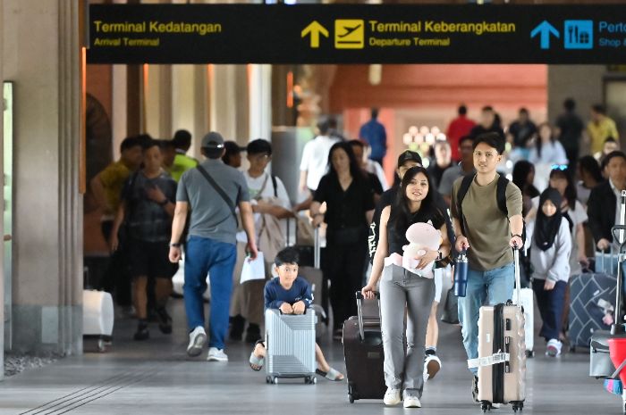 Waspada Super Flu, Bandara Ngurah Rai Bali Gunakan Pemindai Suhu Demi Lindungi Kesehatan Penumpang