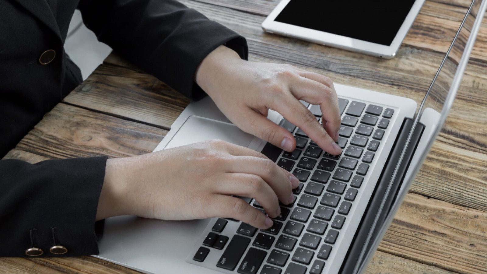 Mengoptimalkan Waktu Kerja dengan Shortcut di Laptop
