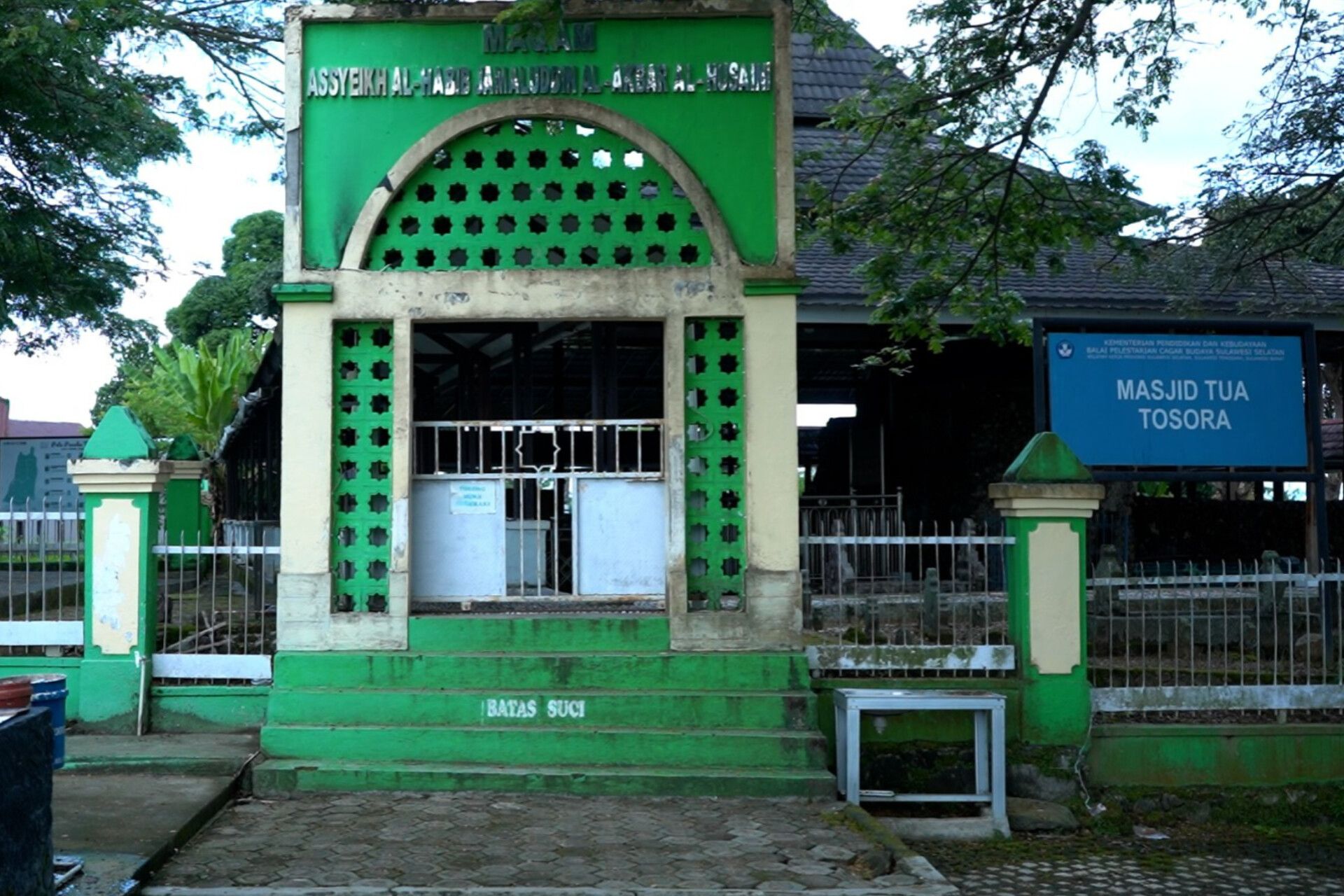 Menyusuri Wisata Religi di Wajo: Dari Masjid Kuno hingga Makam Cucu Rasulullah