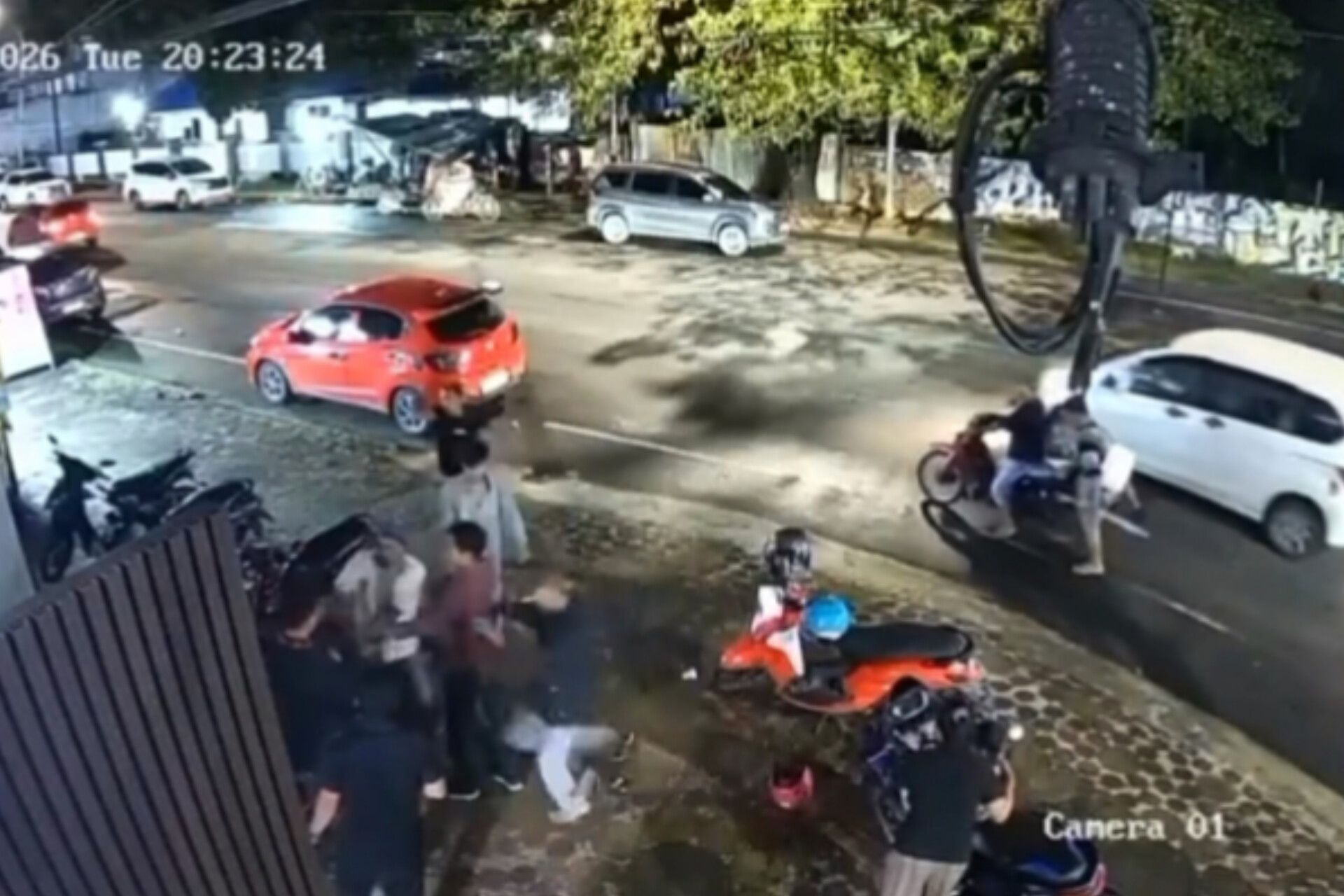 Sekuriti di Makassar Dikeroyok 6 Pria usai Dituduh Curi HP, 4 Pelaku Ditangkap