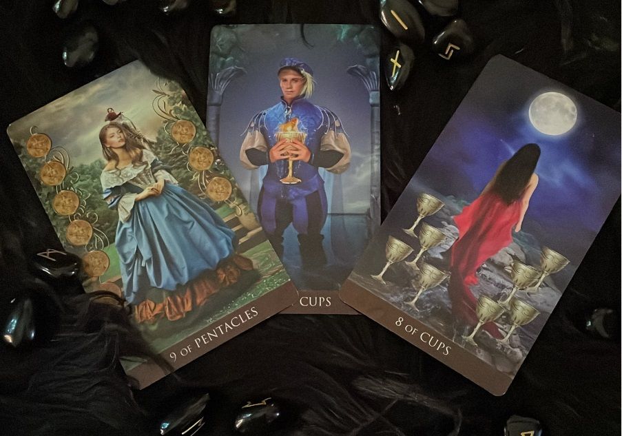 Di Balik Pembacaan Kartu Tarot: Ada Salah Kaprah yang Perlu Diluruskan