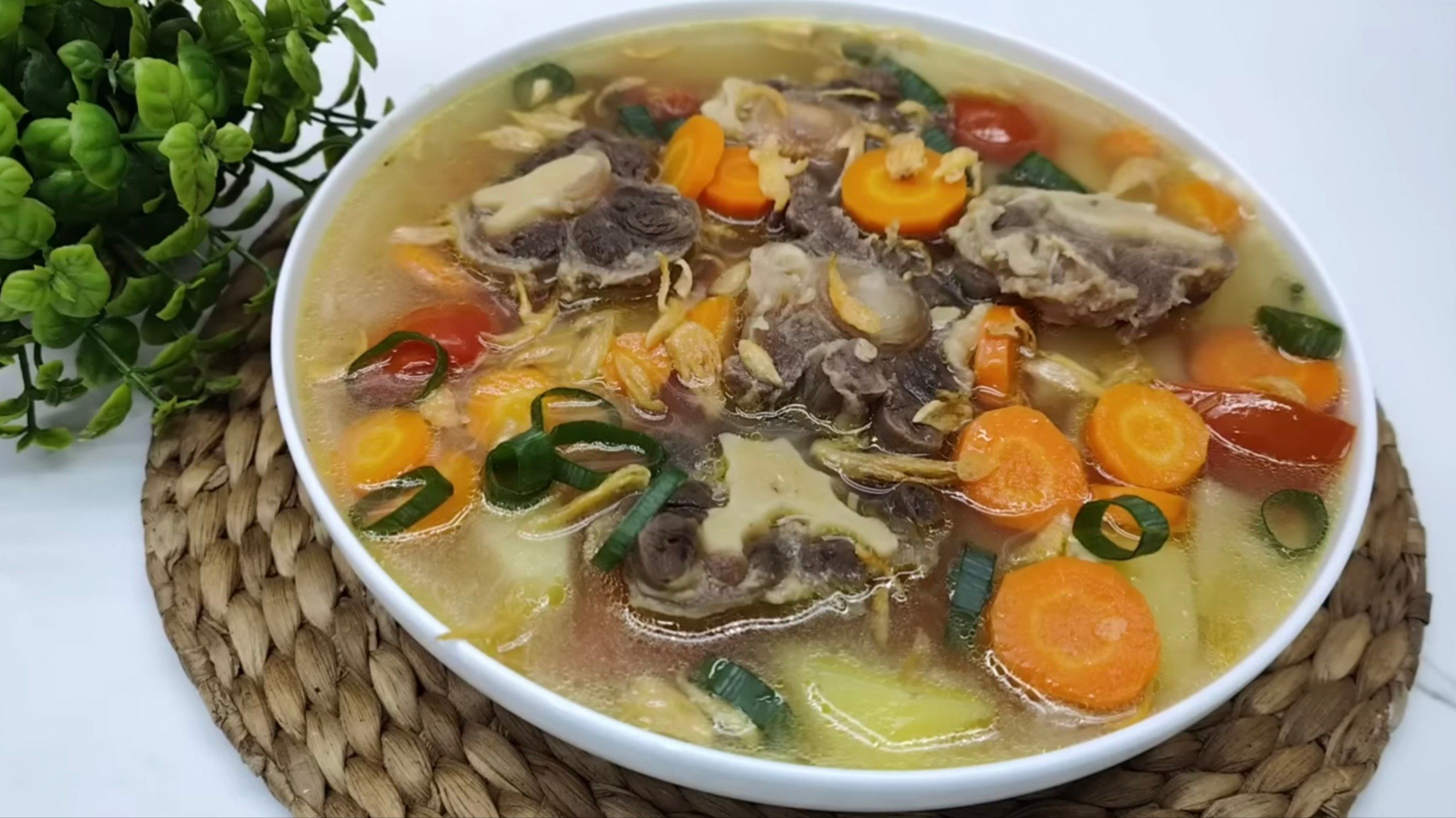 Resep Sop Buntut Kuah Bening yang Segar dan Gurih, Bikin Nagih!