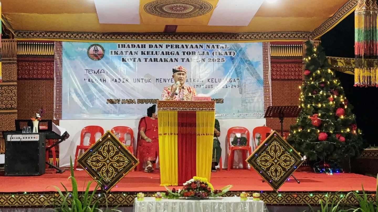 hadiri Ibadah dan Perayaan Natal Ikatan Keluarga Toraja, WaliK Kota Tarakan: Natal Semoga Dapat Membawa Damai Sejahtera