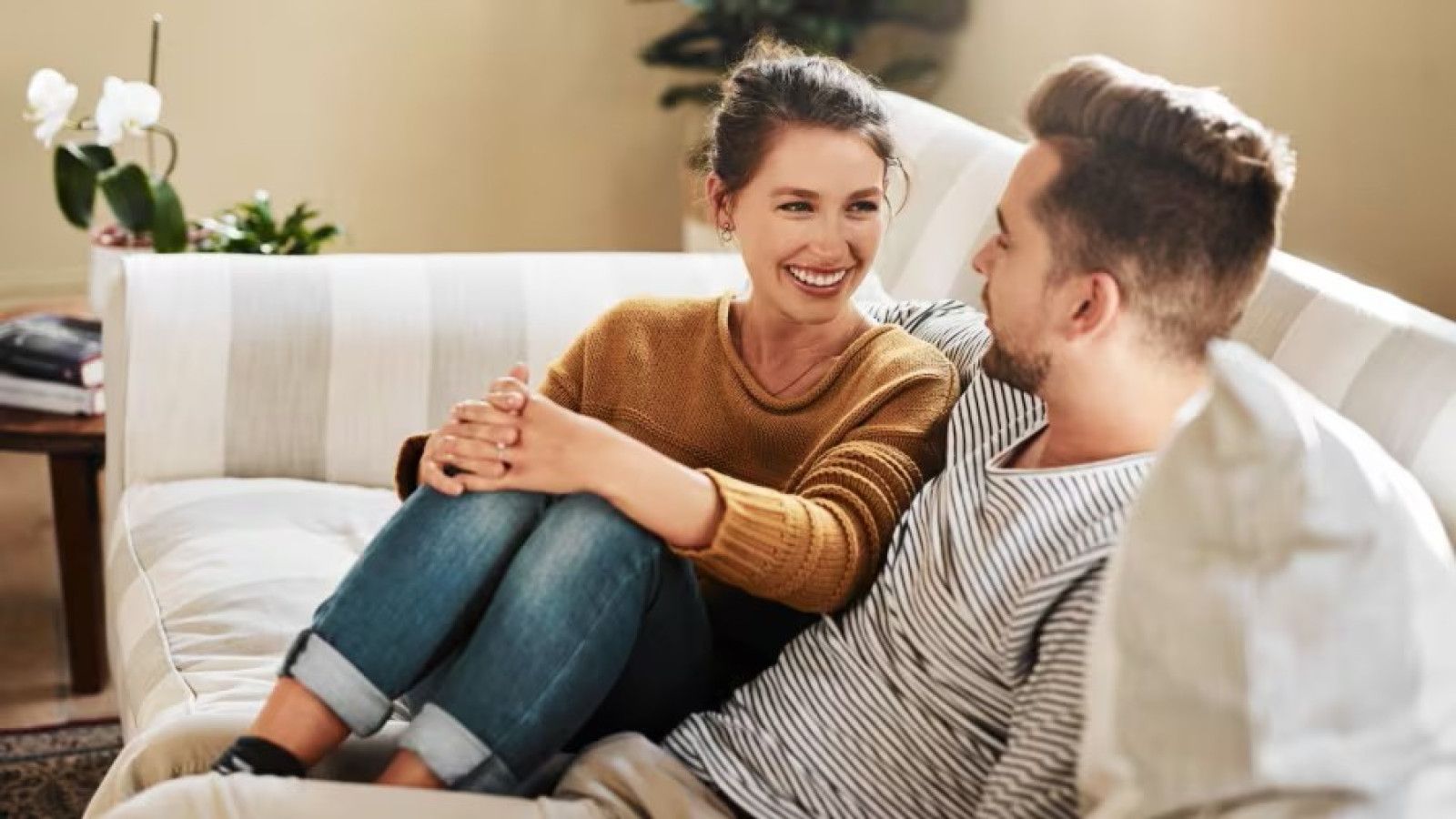 Cara Mempertahankan Hubungan Cinta di Tengah Kesibukan Kerja