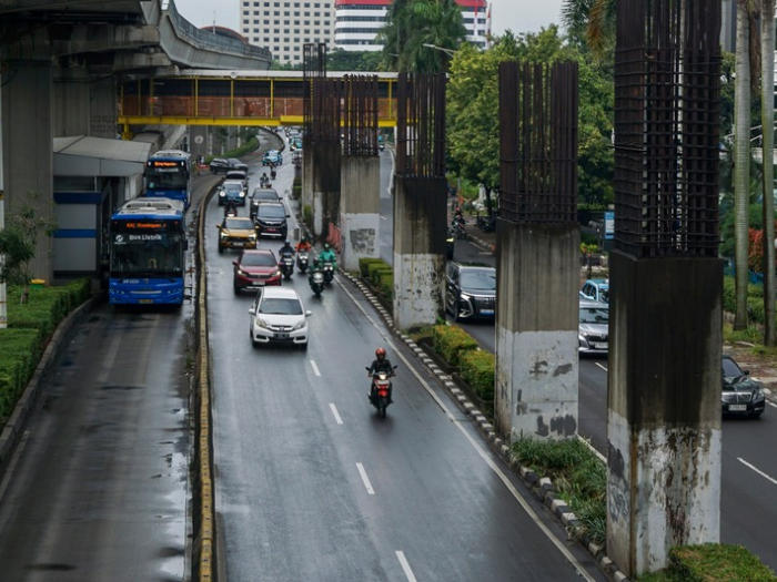 Fisik dan Mental Harus Kuat Hadapi Macet, Pembongkaran Tiang Monorel Jakarta Nggak Ada Penutupan Jalan