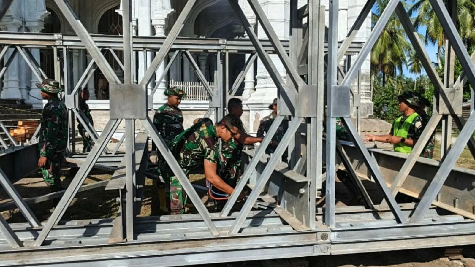Pembangunan Jembatan Bailey di Sumatera Utara Sukses Diselesaikan TNI AD