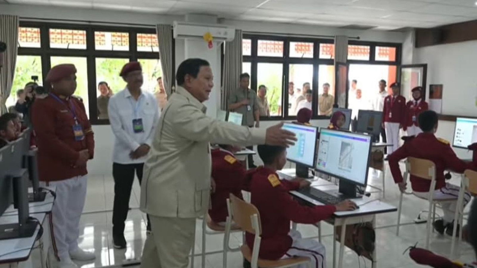 Prabowo Resmikan 166 Sekolah Rakyat di Kalimantan Selatan