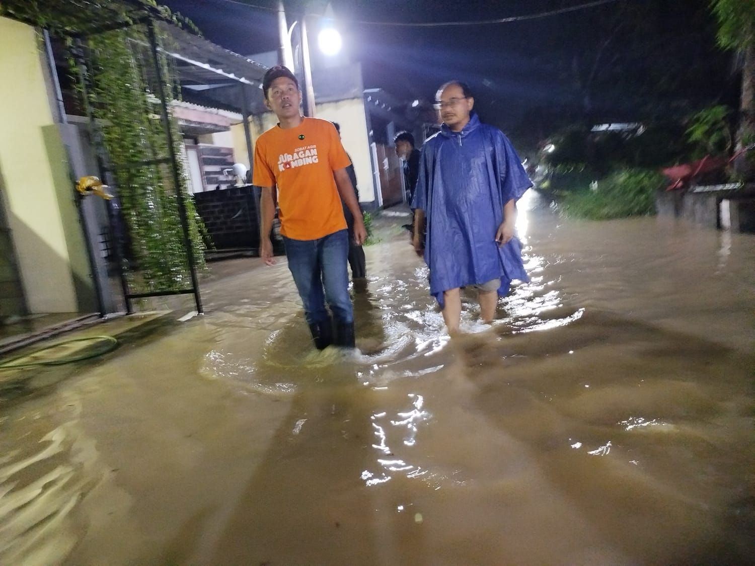 Wakil Walikota Serang Pantau 3 Titik Banjir Kota Serang Pastikan Keselamatan Warga