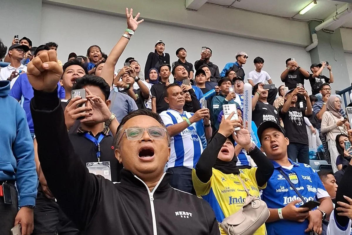 Zaini Shofari: Kedewasaan Bobotoh Jadi Faktor Pendukung Persib di Puncak Klasemen