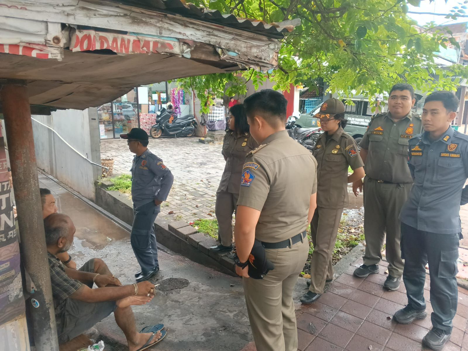 Laporan Warga Ditindak, Orang Terlantar Ditangani Aparat di Singaraja