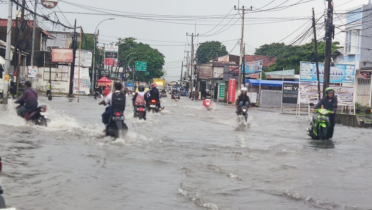 Jln Aip Usman Kota Serang Langganan Banjir Saat Hujan Turun