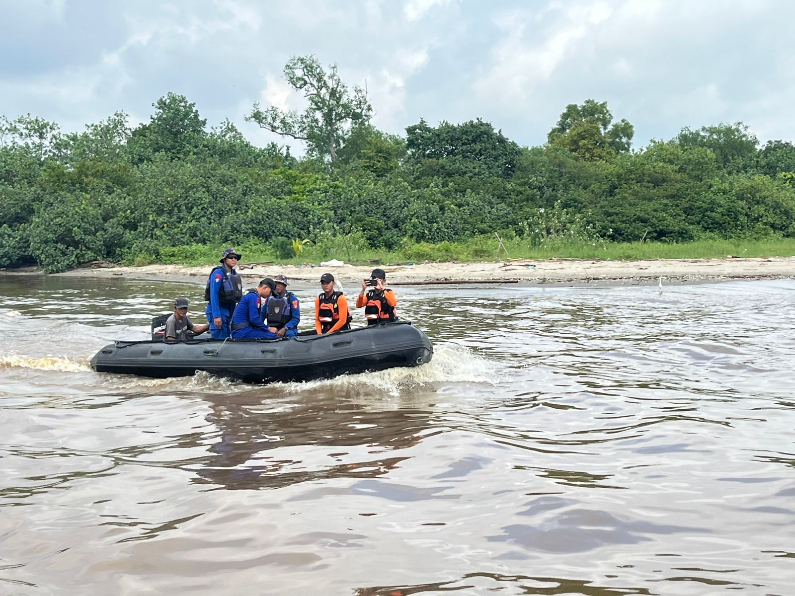 Nelayan Jatuh di Perairan Kuala Penet Lampung Timur, TIM Sar Gabungan Masih Lakukan Pencarian