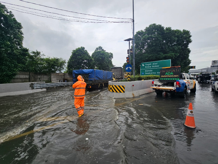 Tol Arah Bandara Soetta Masih Tergenang Air 15 Cm, Warga Diimbau Cari Jalan Alternatif