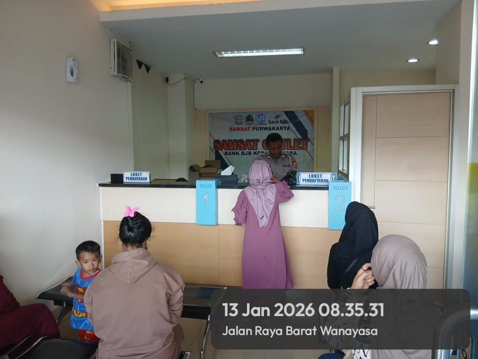 Polantas Menyapa : Sosialisasi Dan Edukasi Peraturan Dibidang Pelayanan Mekanisme Penerbitan STNK hadir di SAMSAT Oultel Wanayasa