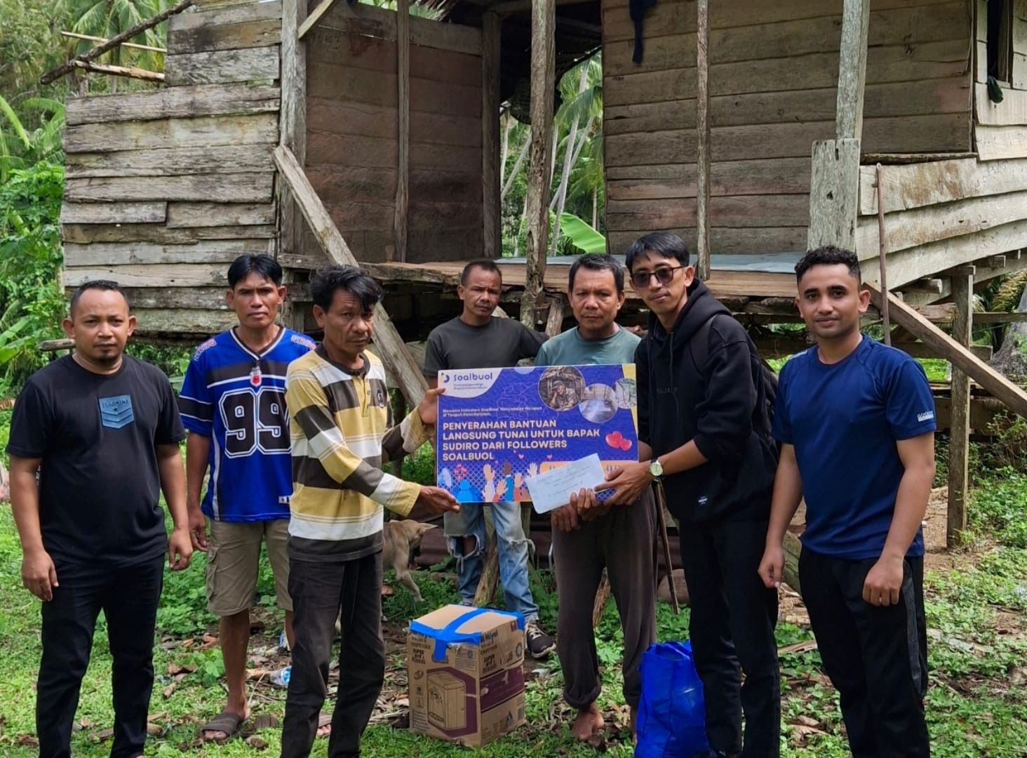SoalBuol Galang Solidaritas untuk Bedah Rumah Pak Sudiro yang Nyaris Roboh