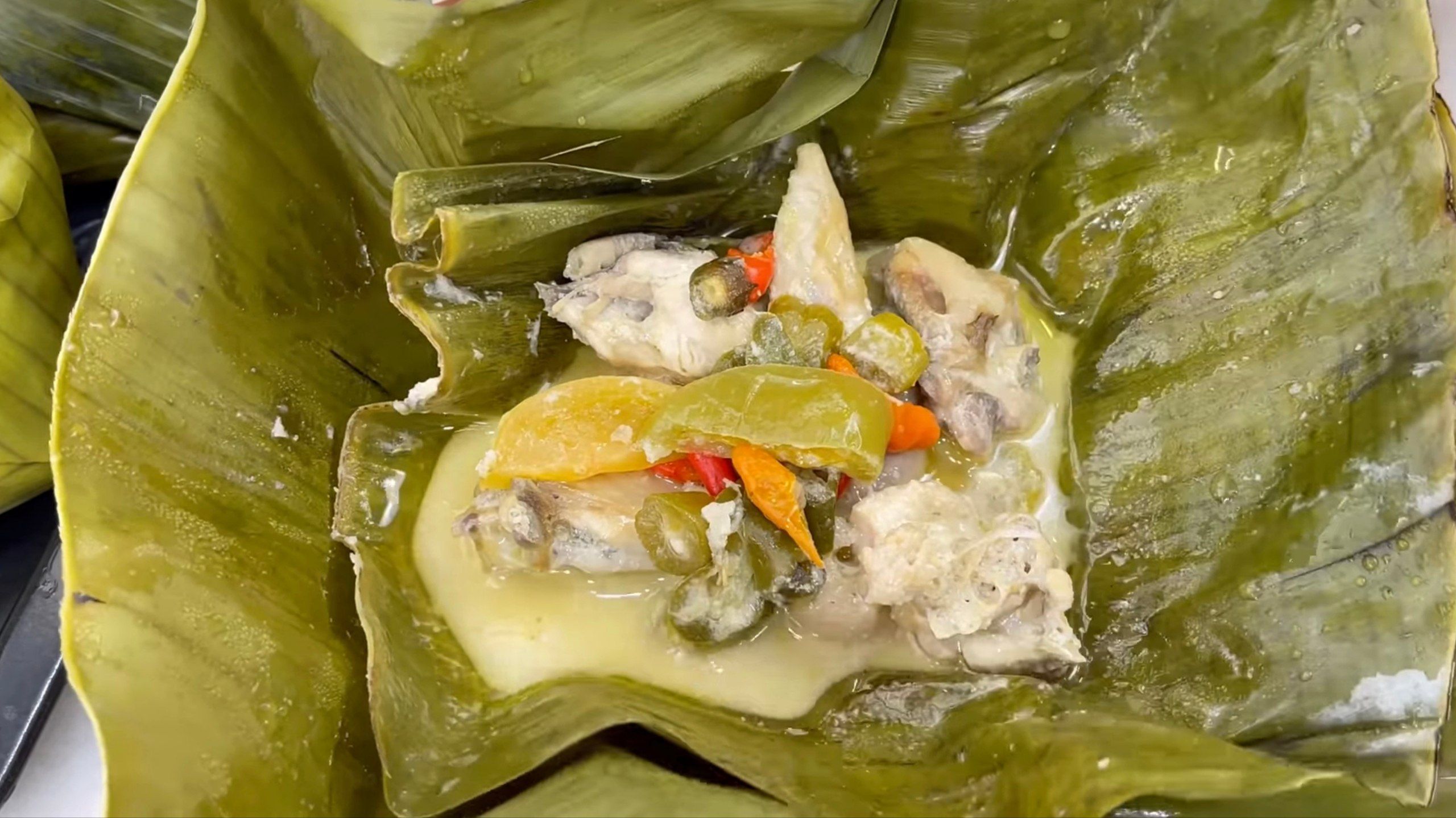 Resep Garang Asem Ayam Pedas Segar yang Gurih dan Nikmat