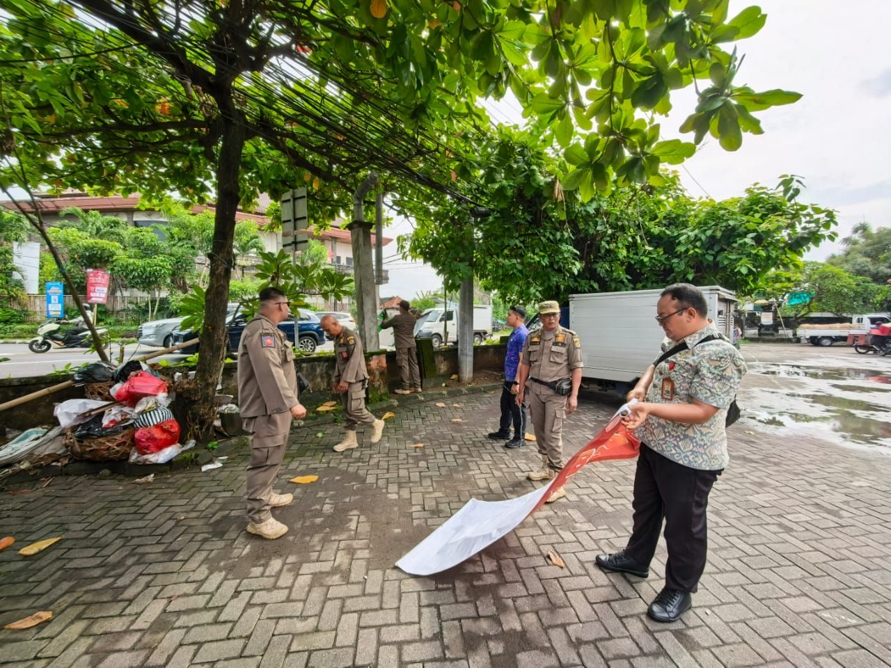 Satpol PP Denpasar Gas Pol Penertiban Baliho dan Spanduk Ilegal